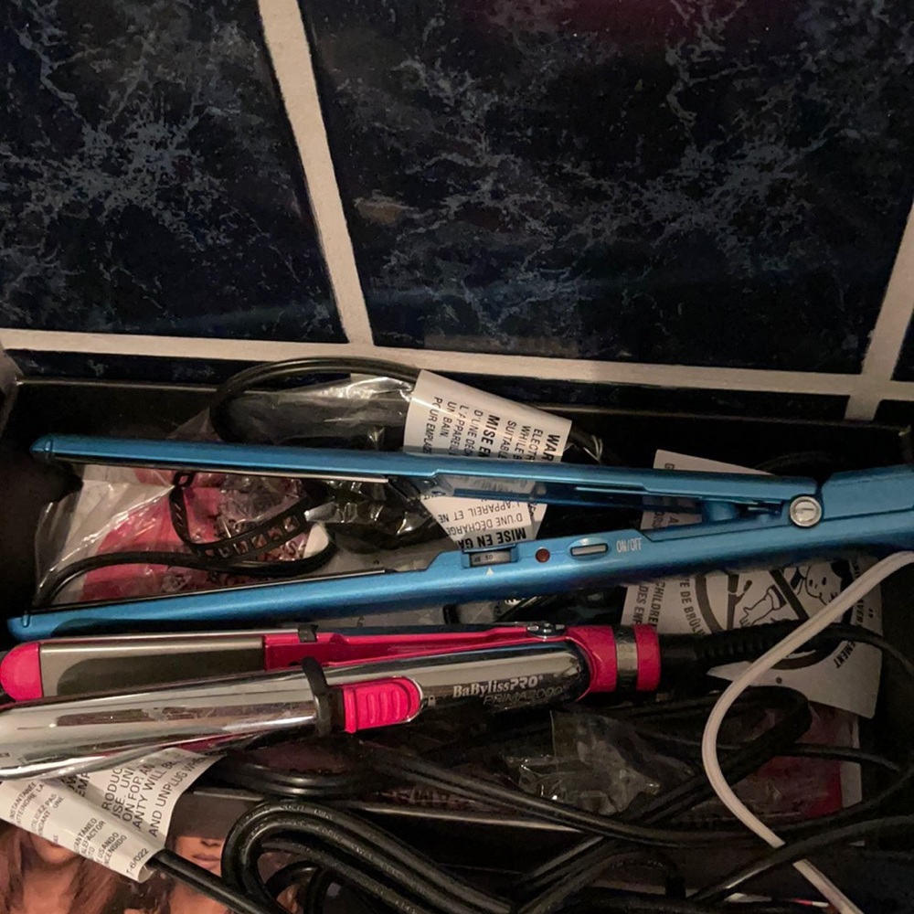 BabyLiss Straightener and mini travel